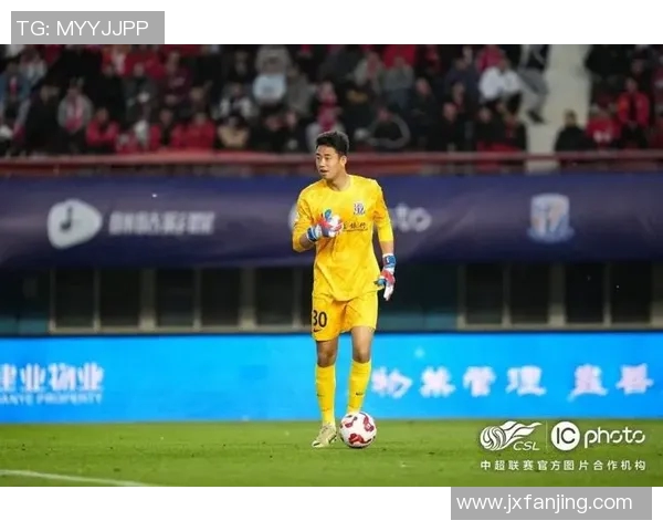 聚力恒大与申花激战正酣谁能在这场对决中笑到最后